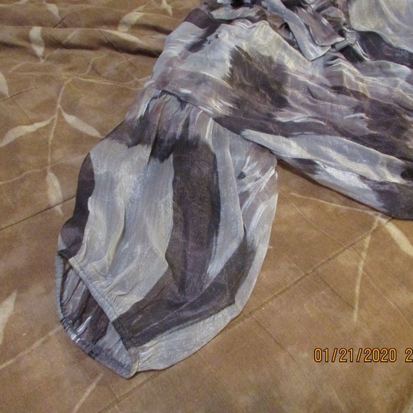 Women's Haute Top/Blouse  (L) - Picture 5 of 5